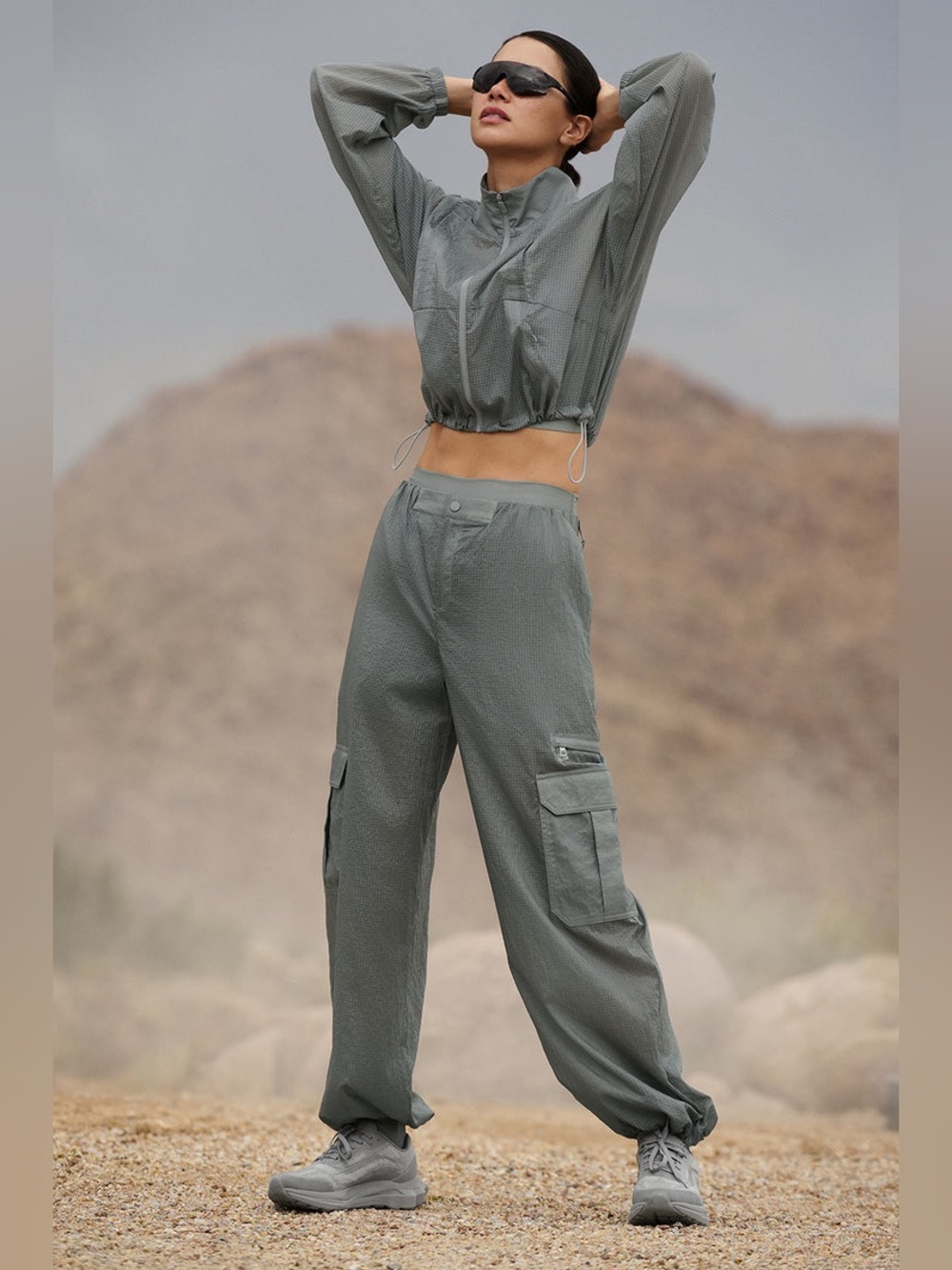 ALO Yoga Sheer Game Time Wide Leg Jogger size small